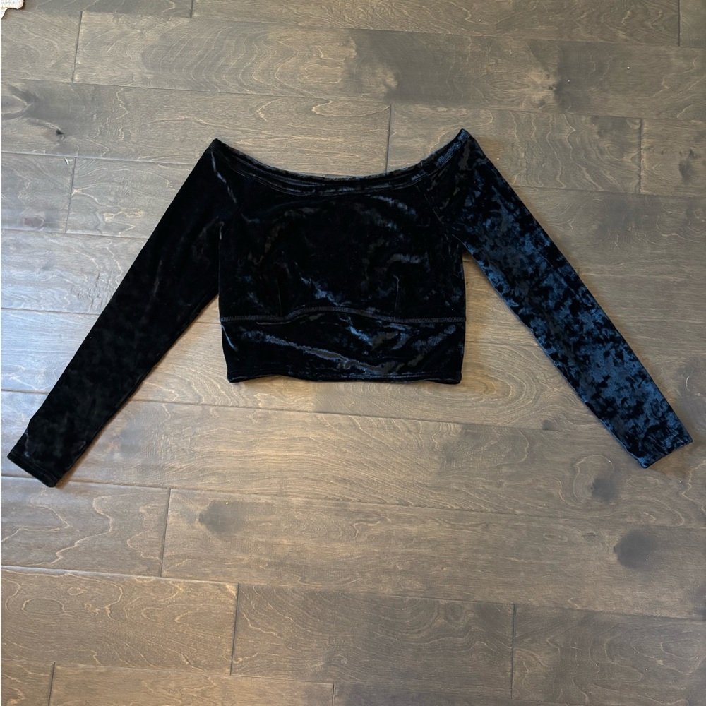 YITTY Black Velvet Off-Shoulder Crop Top - Picture 3 of 8